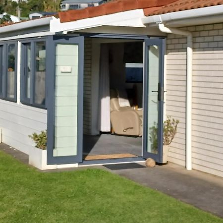 Our Raglan Town House Villa Exterior photo